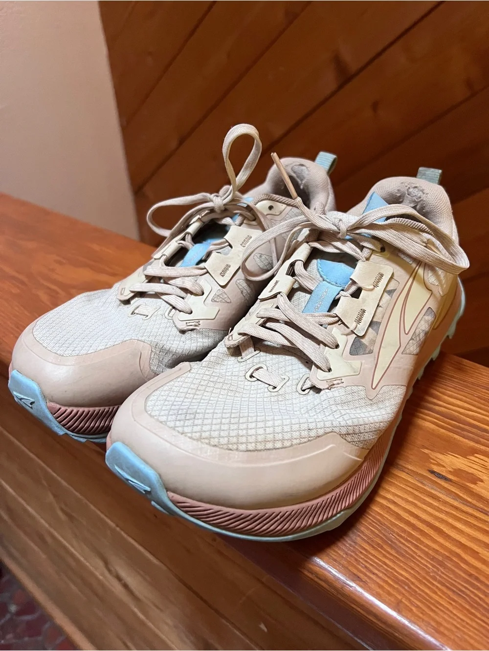 Altra Lone Peak 7 Women’s Athletic Shoes 8.5